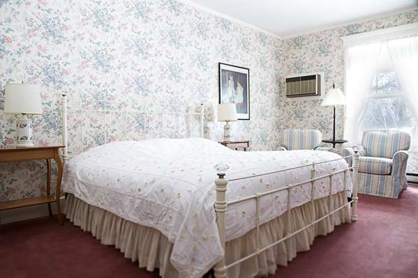  - Red Lion Inn Stockbridge