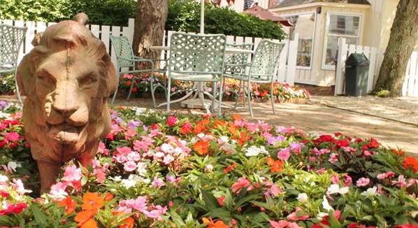  - Red Lion Inn Stockbridge