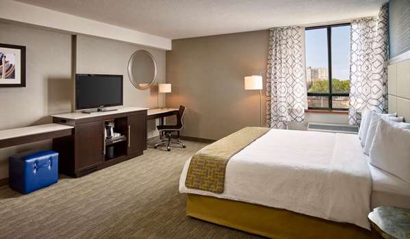  - Waterfront Hotel Downtown Burlington