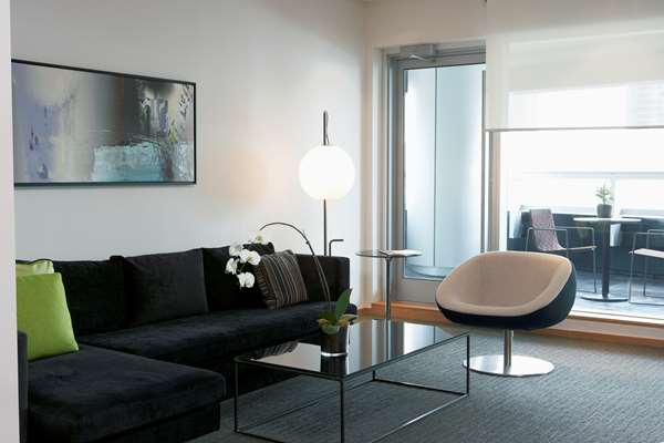Suite - Hotel Le Germain Maple Leaf Square Toronto