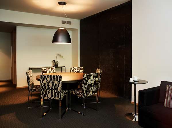 Suite - Hotel Le Germain Maple Leaf Square Toronto