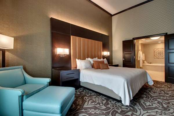 Suite - Argosy Casino Hotel & Spa Riverside - I-635, Exit 11