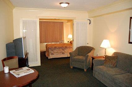  - Chateau Nova Hotel & Suites Yellowhead Edmonton