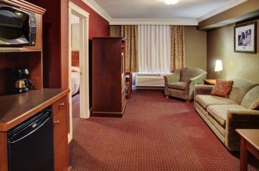 Suite - Lakeview Inn & Suites Airport West Edson
