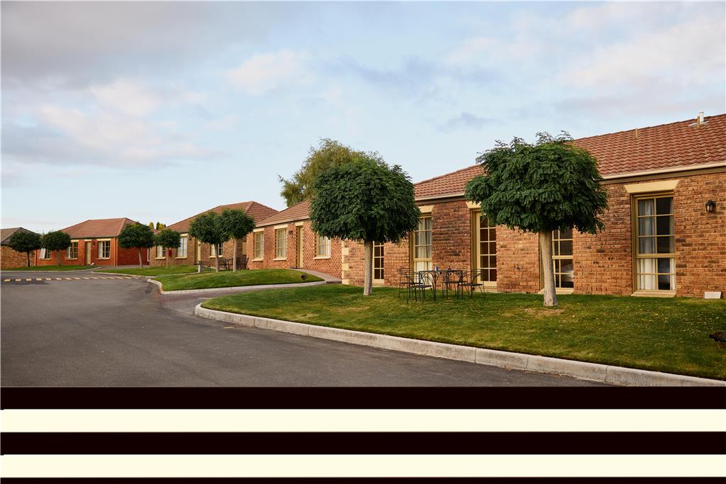 Country Club Villas