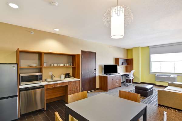  - Home2 Suites by Hilton Downtown Albuquerque - I-40, Exit 159A & 159D