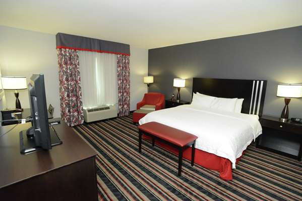  - Hampton Inn & Suites Mall Albany