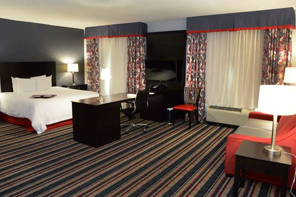  - Hampton Inn & Suites Mall Albany