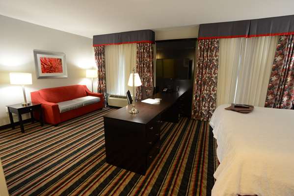  - Hampton Inn & Suites Mall Albany