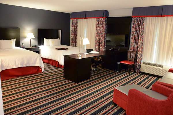  - Hampton Inn & Suites Mall Albany