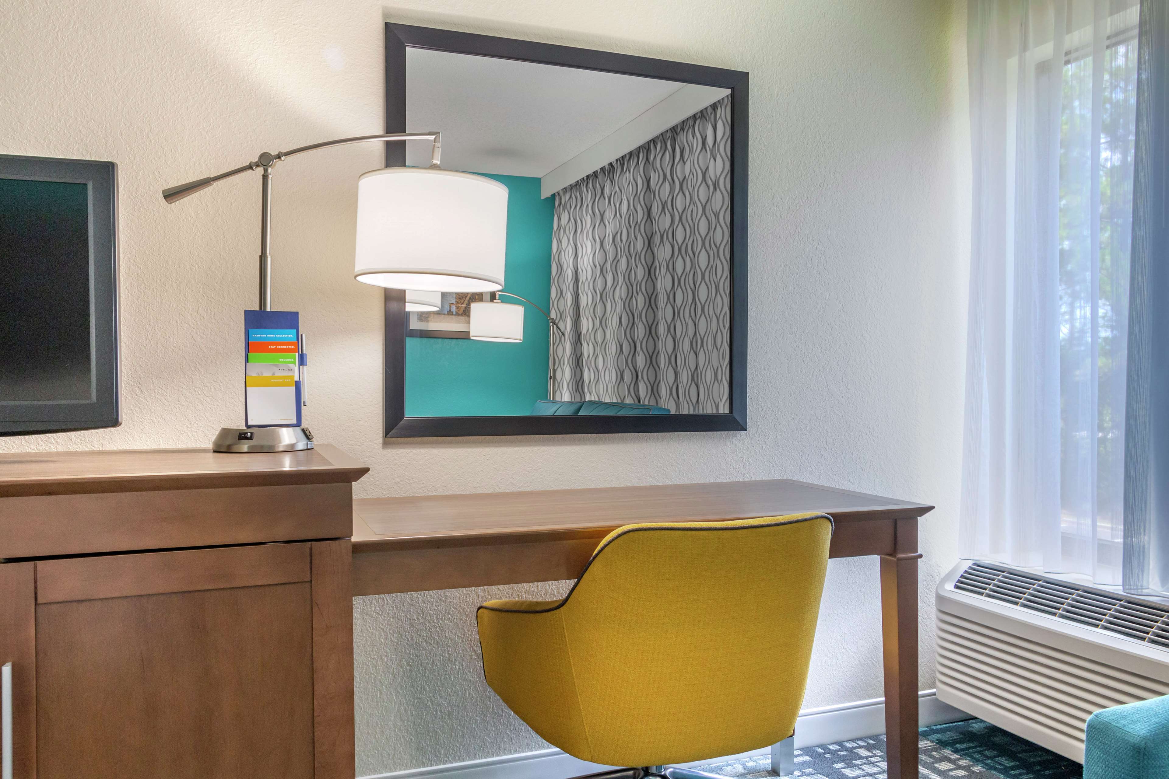 Hampton Inn by Hilton Adel Room Type - 1 KING ACC W TUB NON SMOK