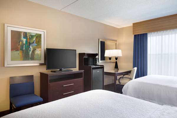  - Hampton Inn & Suites Camp Springs - I-95 & I-495, Exit 7