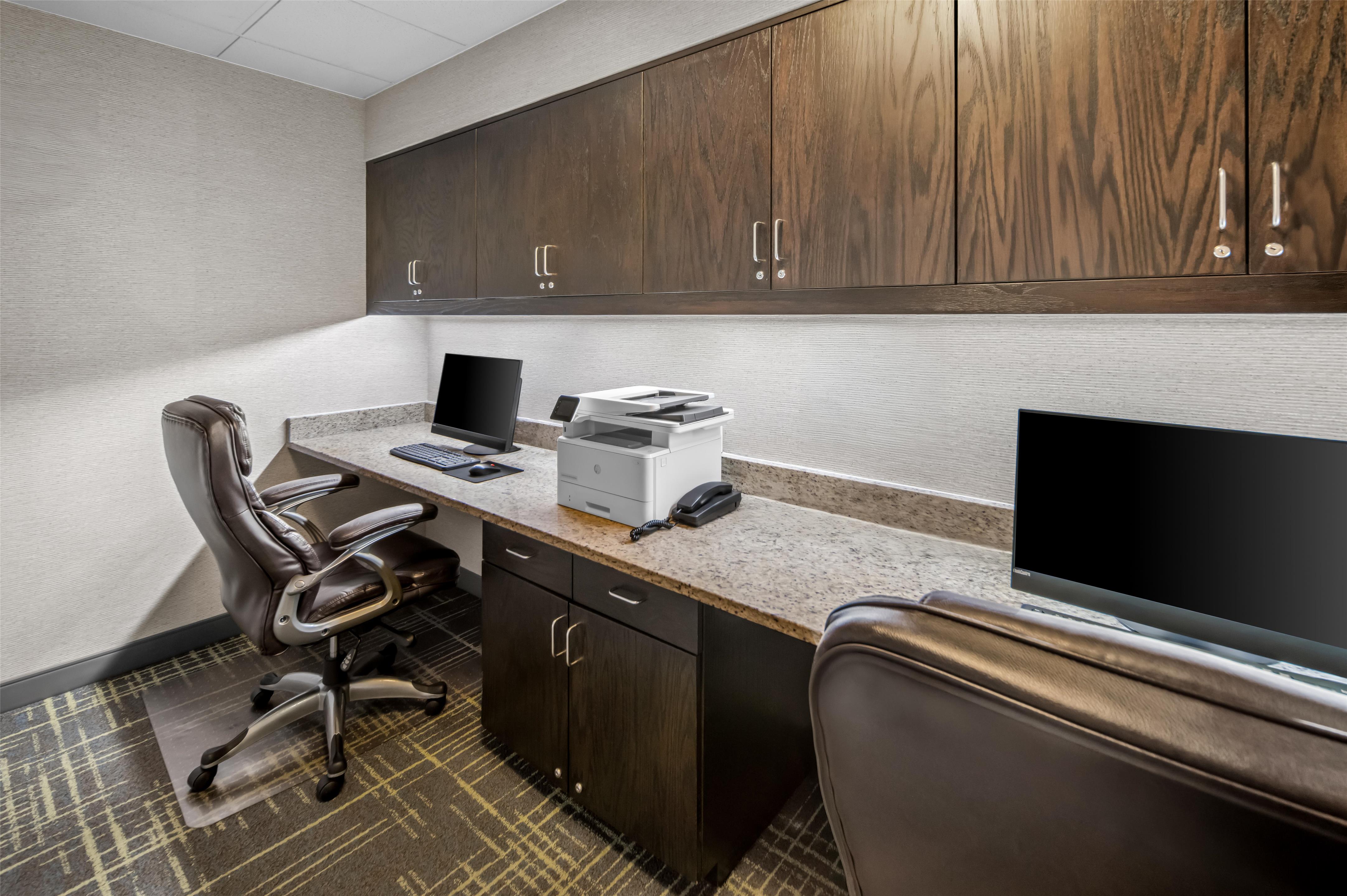 Business Center | Hampton Inn & Suites Camp Springs/Andrews AFB