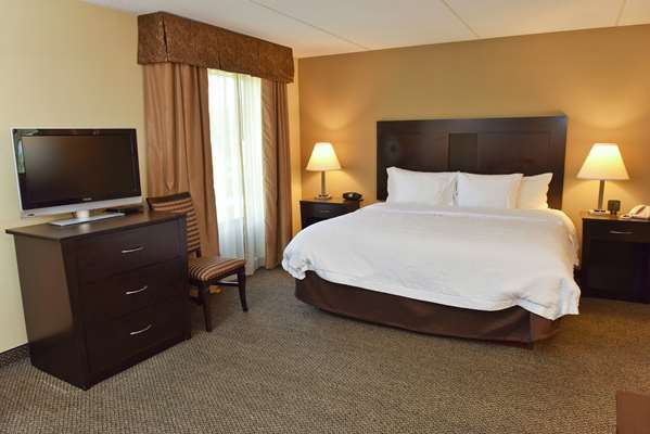  - Hampton Inn & Suites Alexandria - I-49, Exit 90