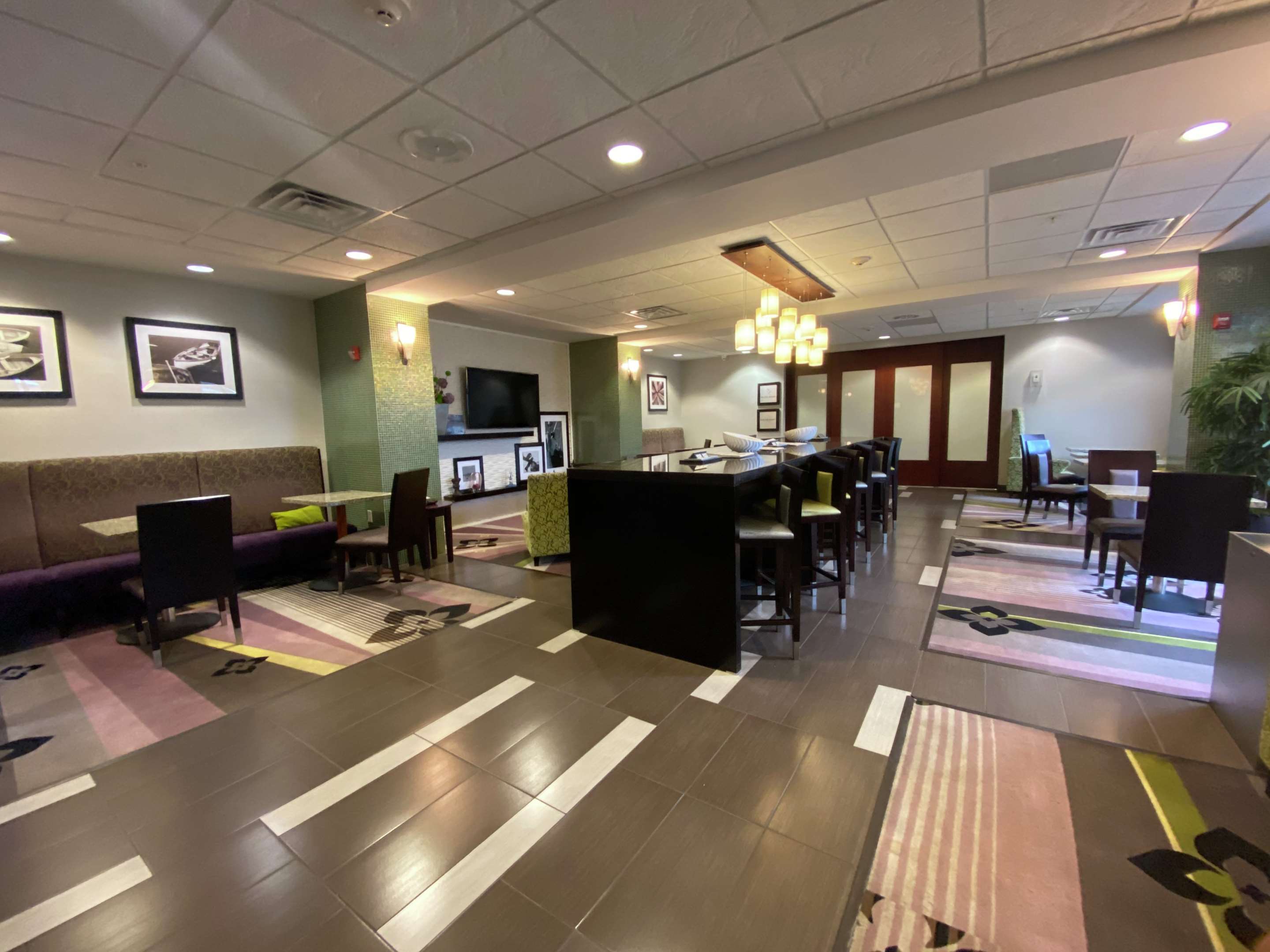 Lobby | Hampton Inn by Hilton Leesville Fort Johnson