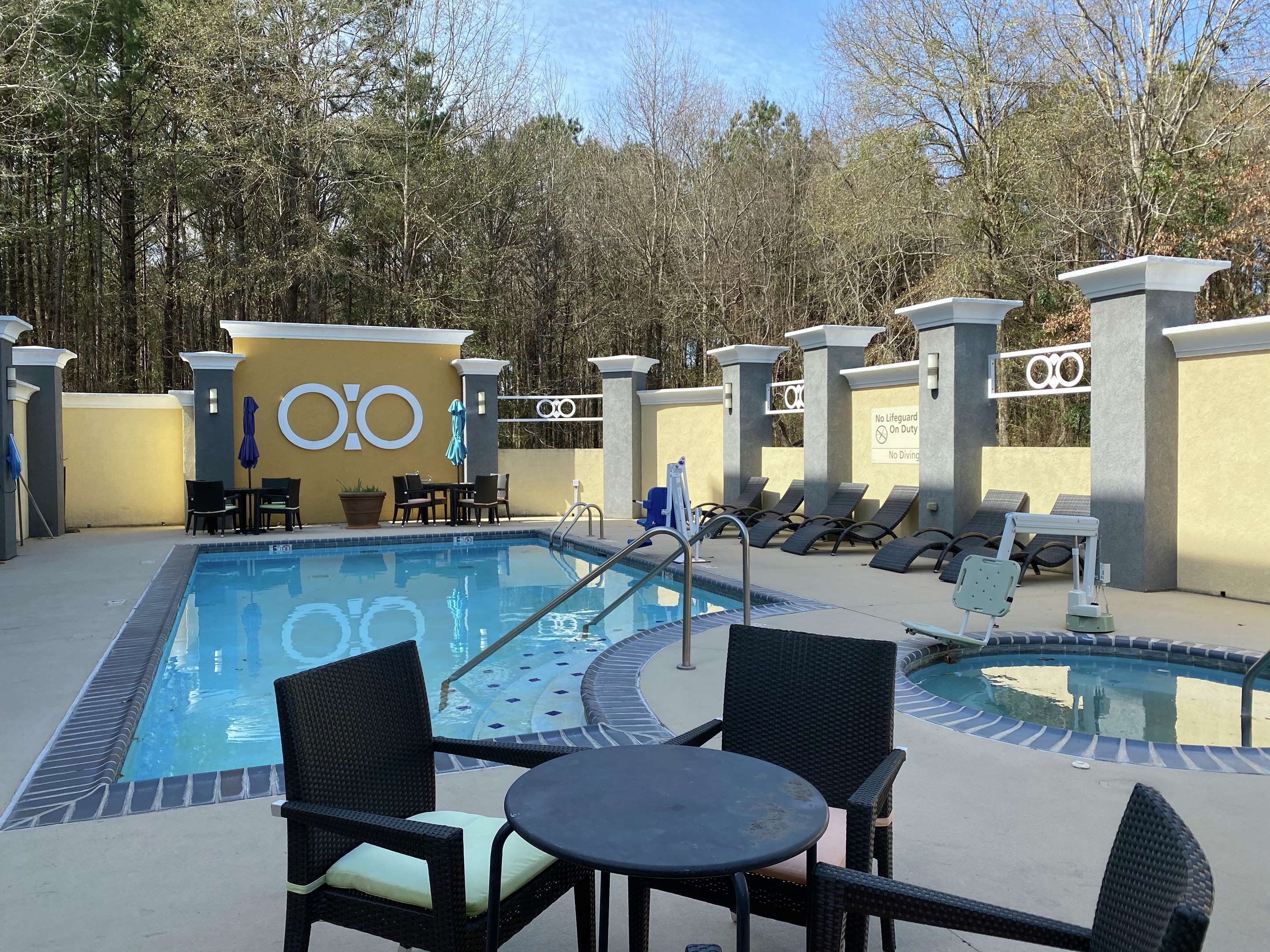 Pool | Hampton Inn by Hilton Leesville Fort Johnson