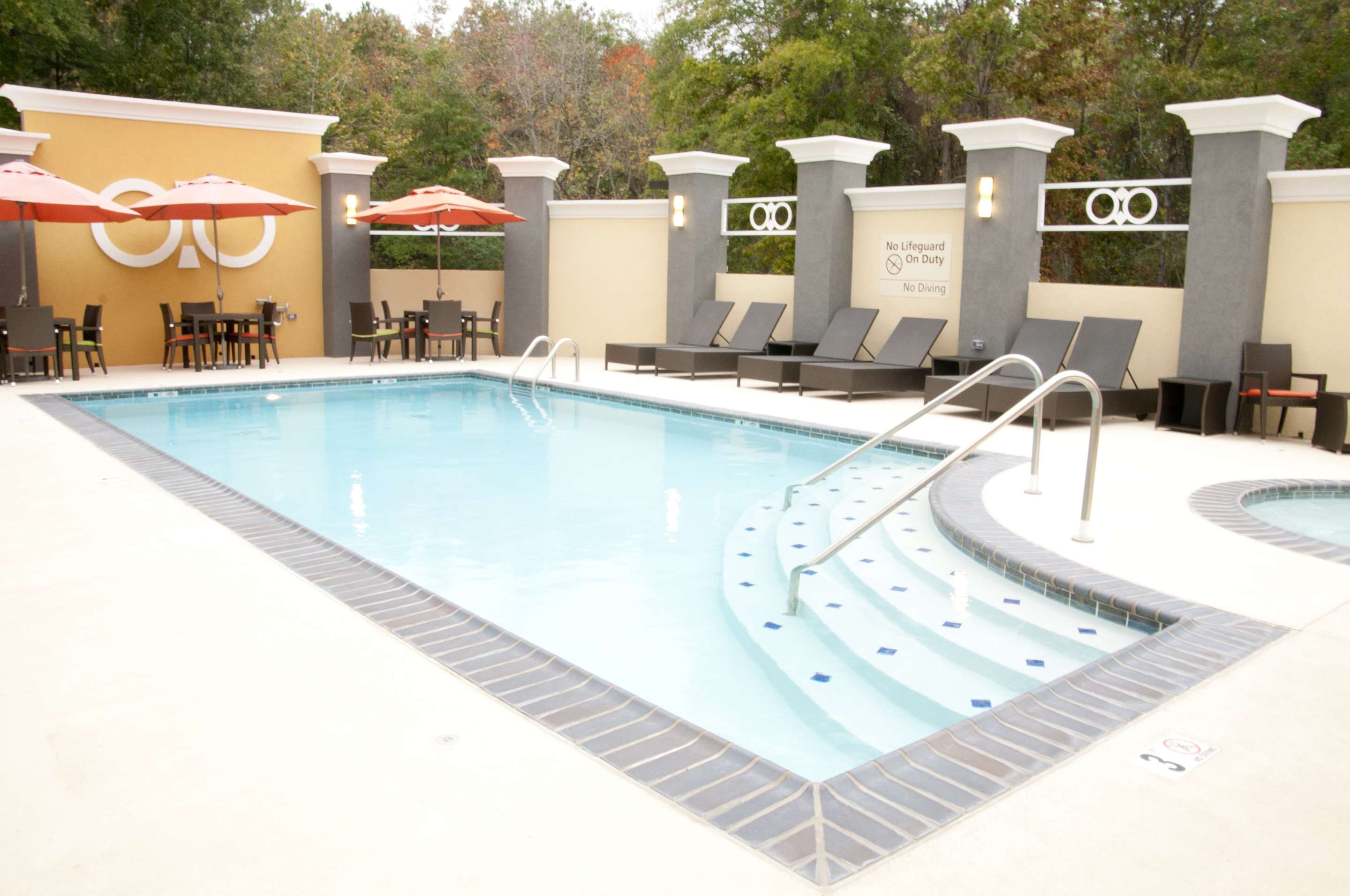 Pool | Hampton Inn by Hilton Leesville Fort Johnson