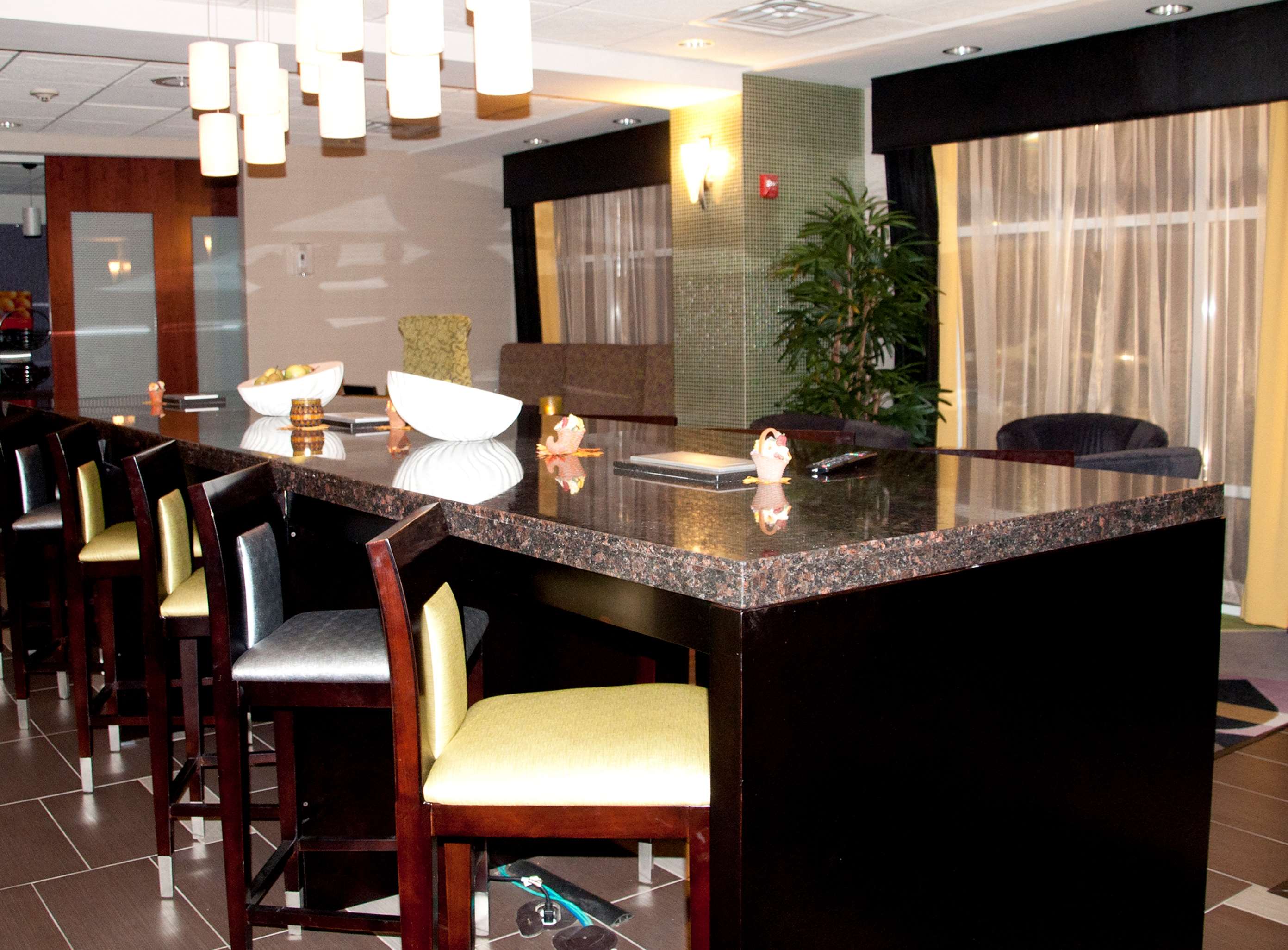 Restaurant | Hampton Inn by Hilton Leesville Fort Johnson
