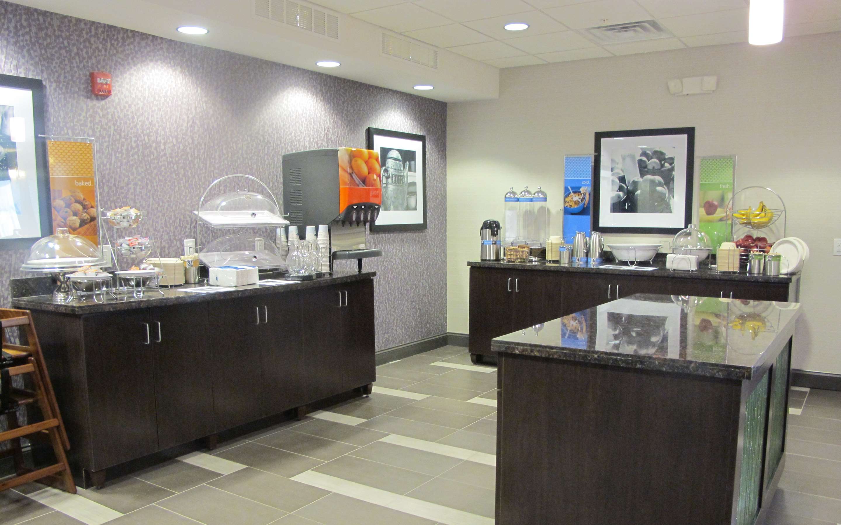 Restaurant | Hampton Inn by Hilton Leesville Fort Johnson