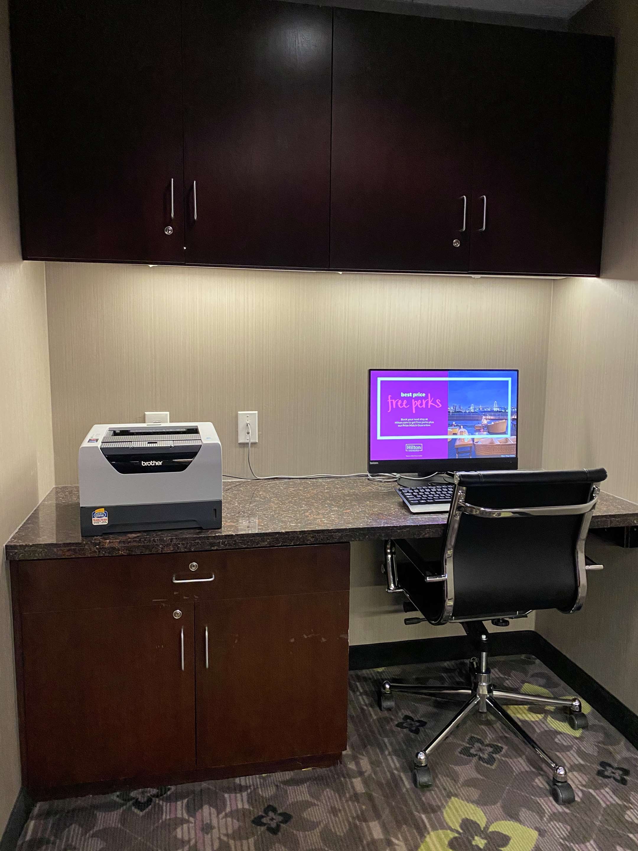 Business Center | Hampton Inn by Hilton Leesville Fort Johnson