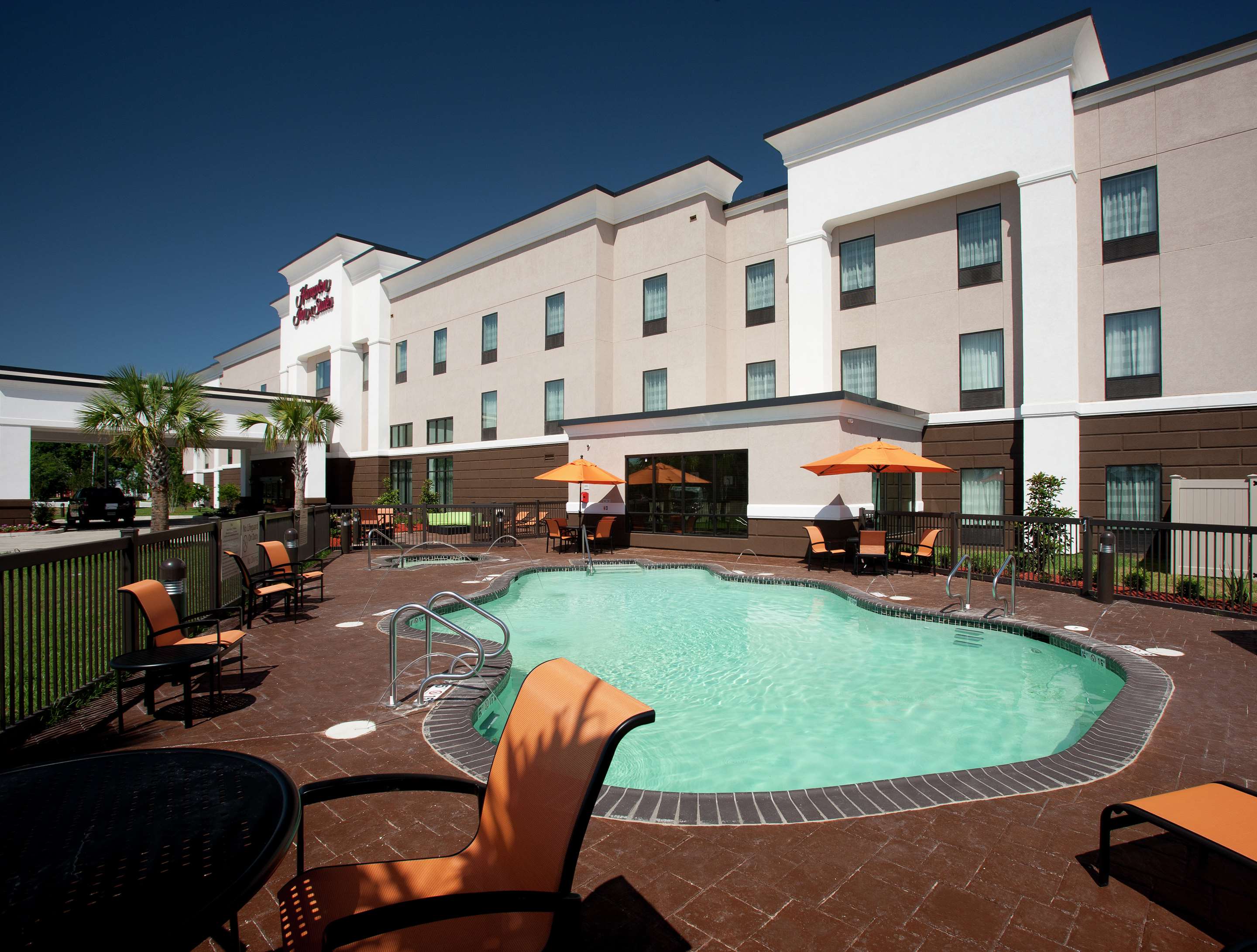 Pool | Hampton Inn & Suites Marksville