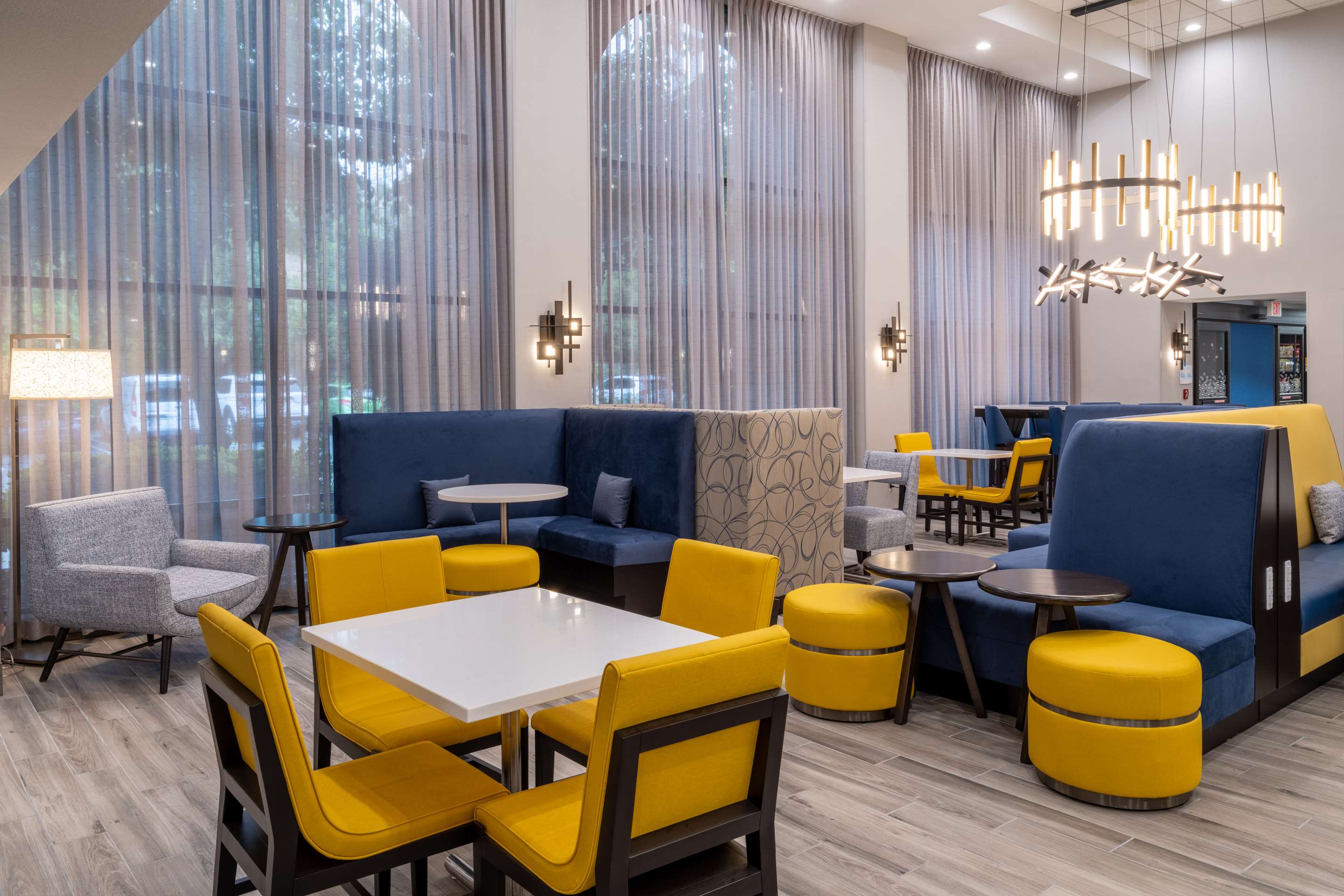 Lobby | Hampton Inn & Suites Agoura Hills