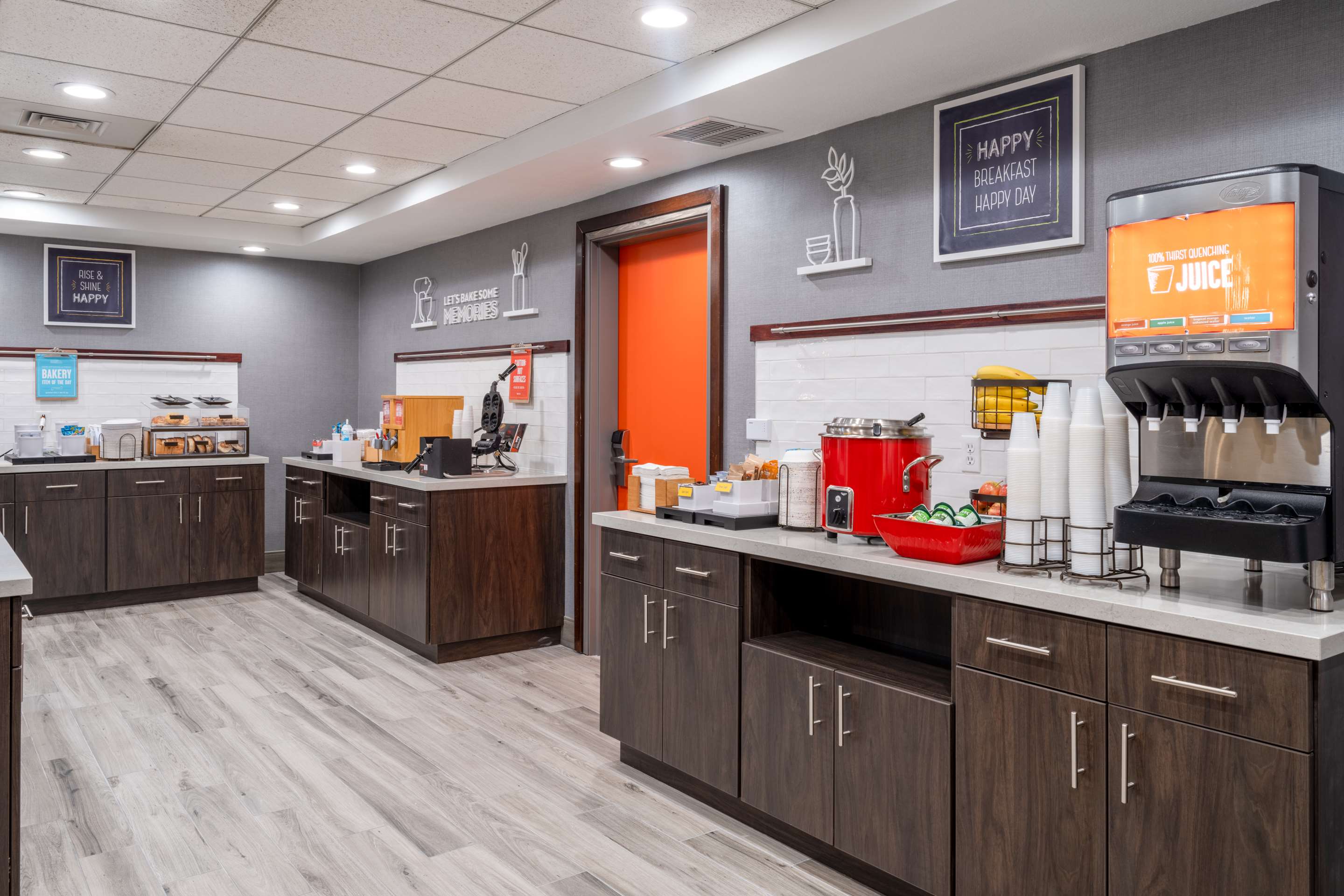 Breakfast Area | Hampton Inn & Suites Agoura Hills