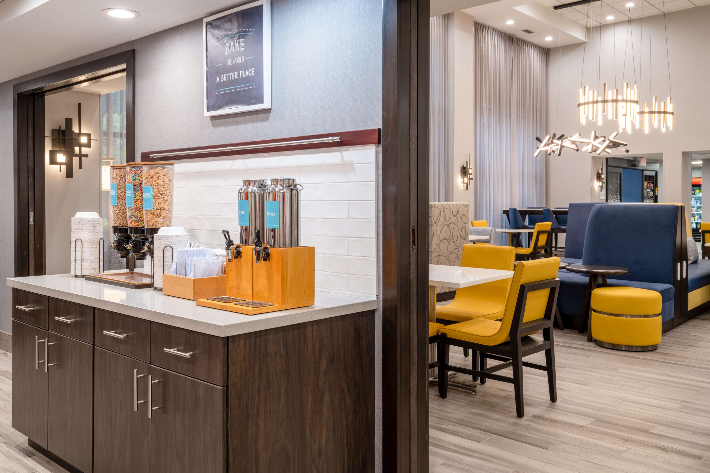 Breakfast Area | Hampton Inn & Suites Agoura Hills