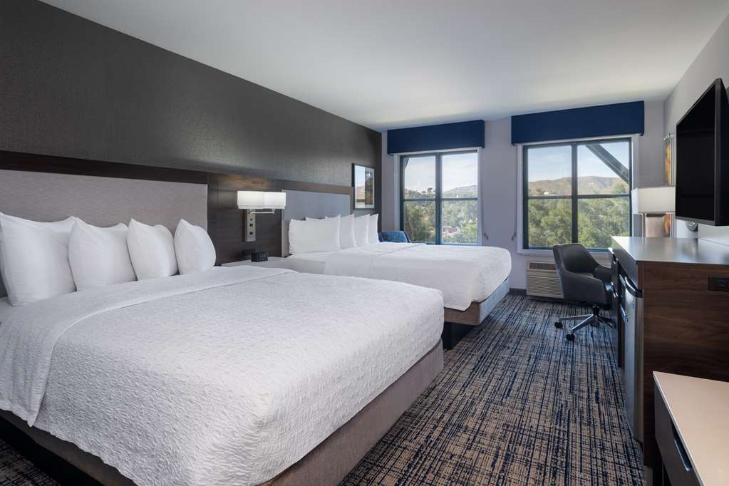 Hampton Inn & Suites by Hilton Agoura Hills - Tap to explore photos
