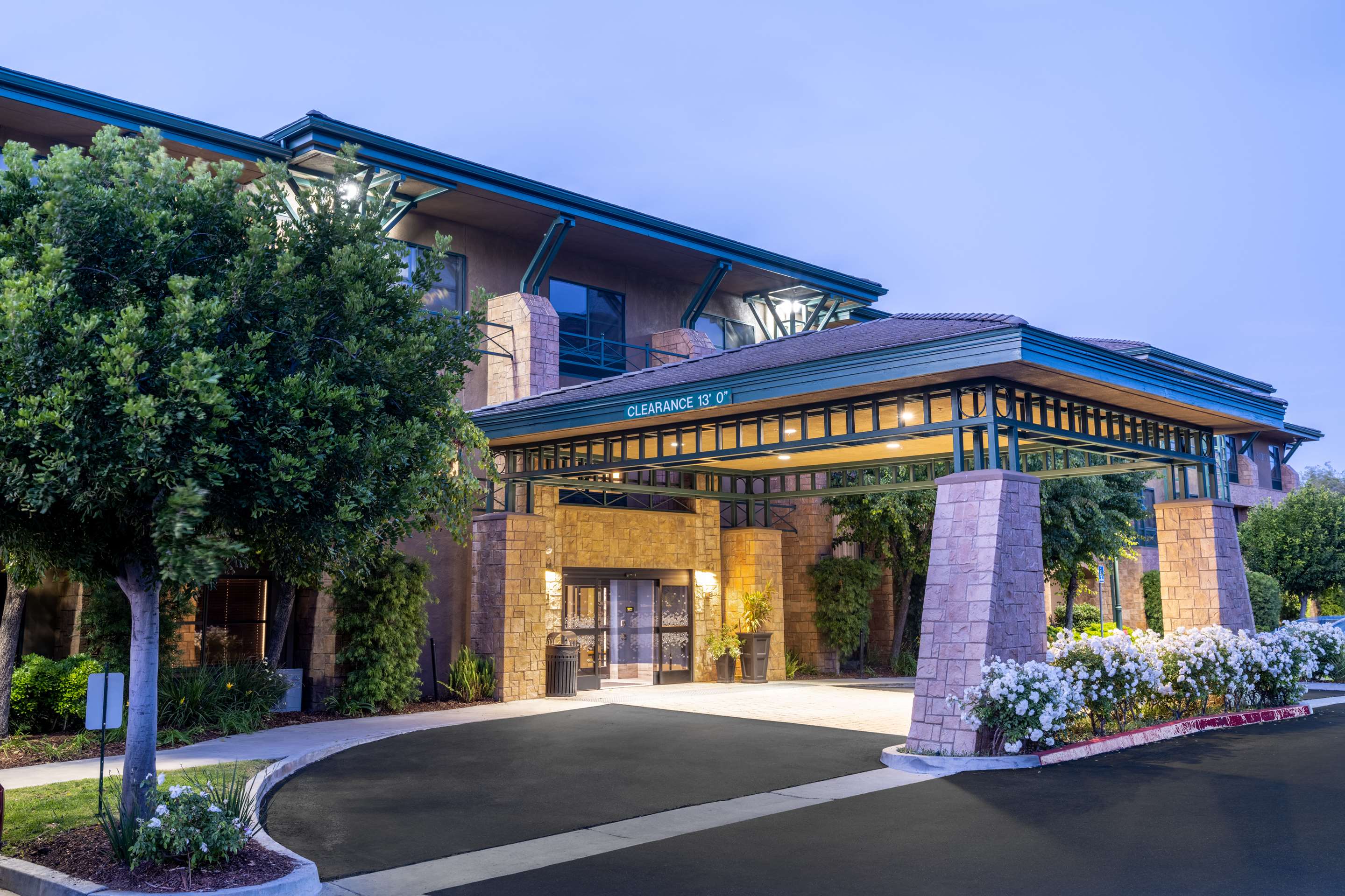 Exterior | Hampton Inn & Suites Agoura Hills