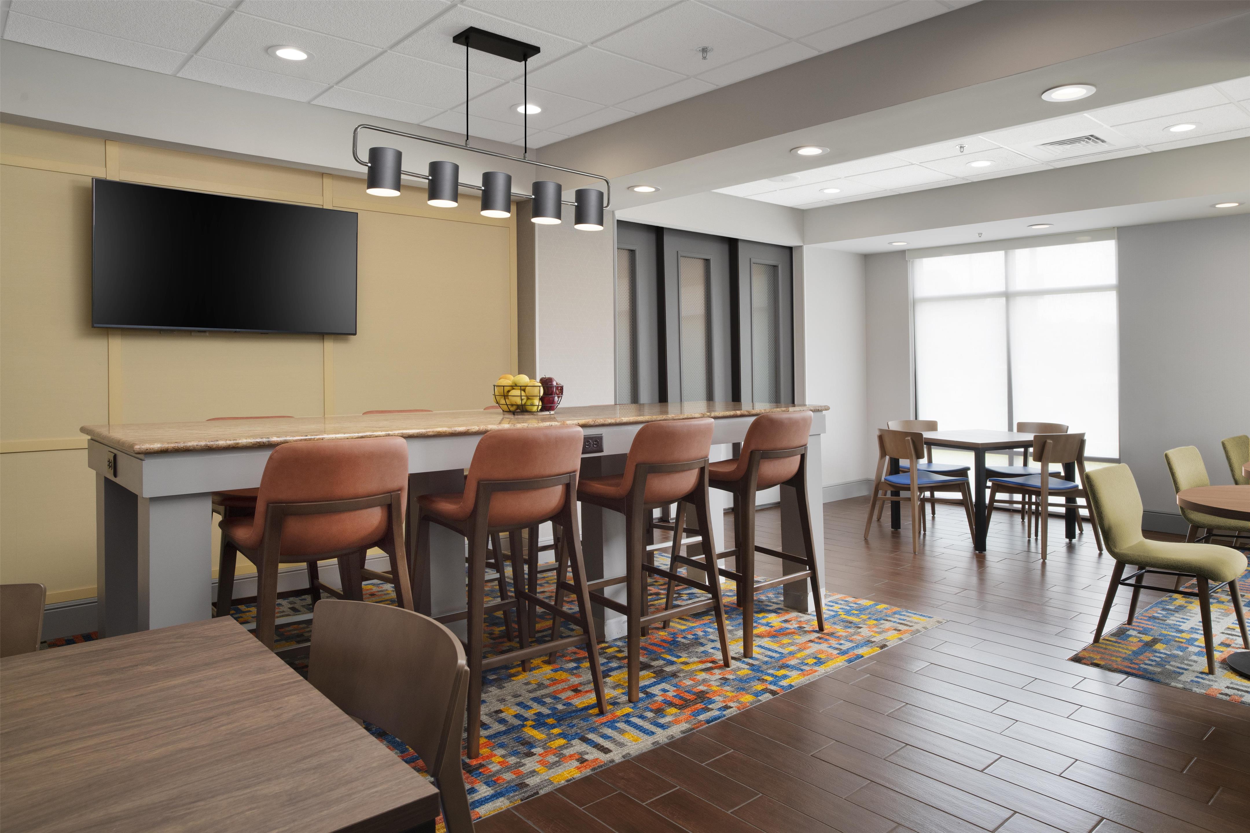 Lobby | Hampton Inn Magnolia