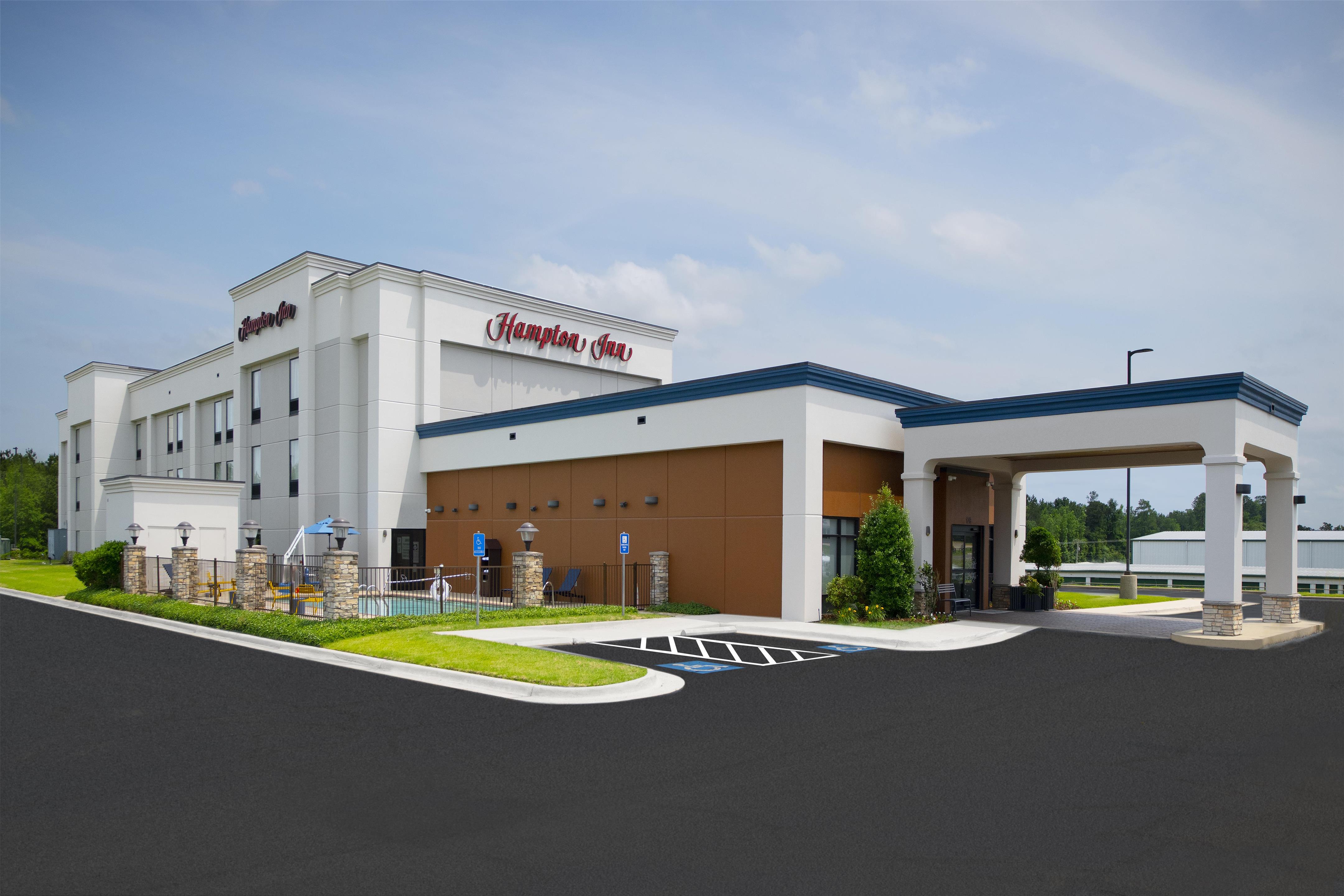 Exterior | Hampton Inn Magnolia