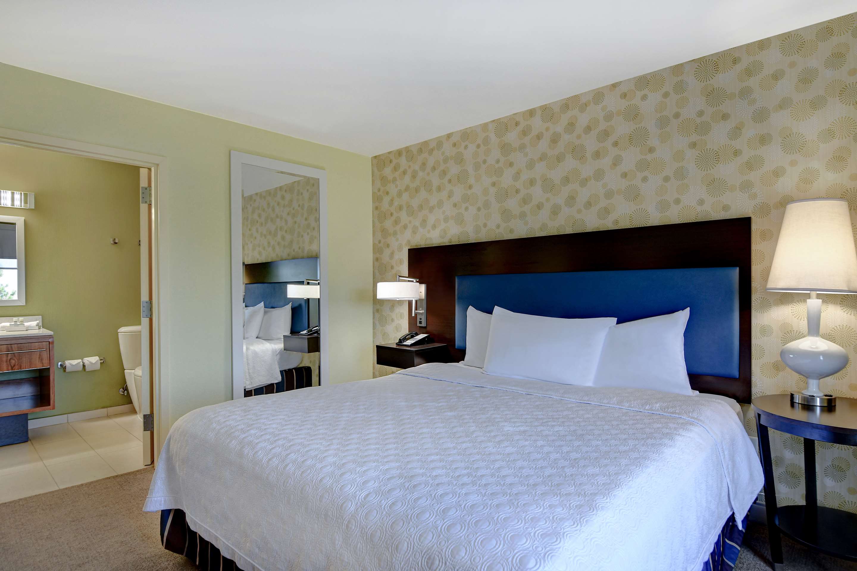 Guest room