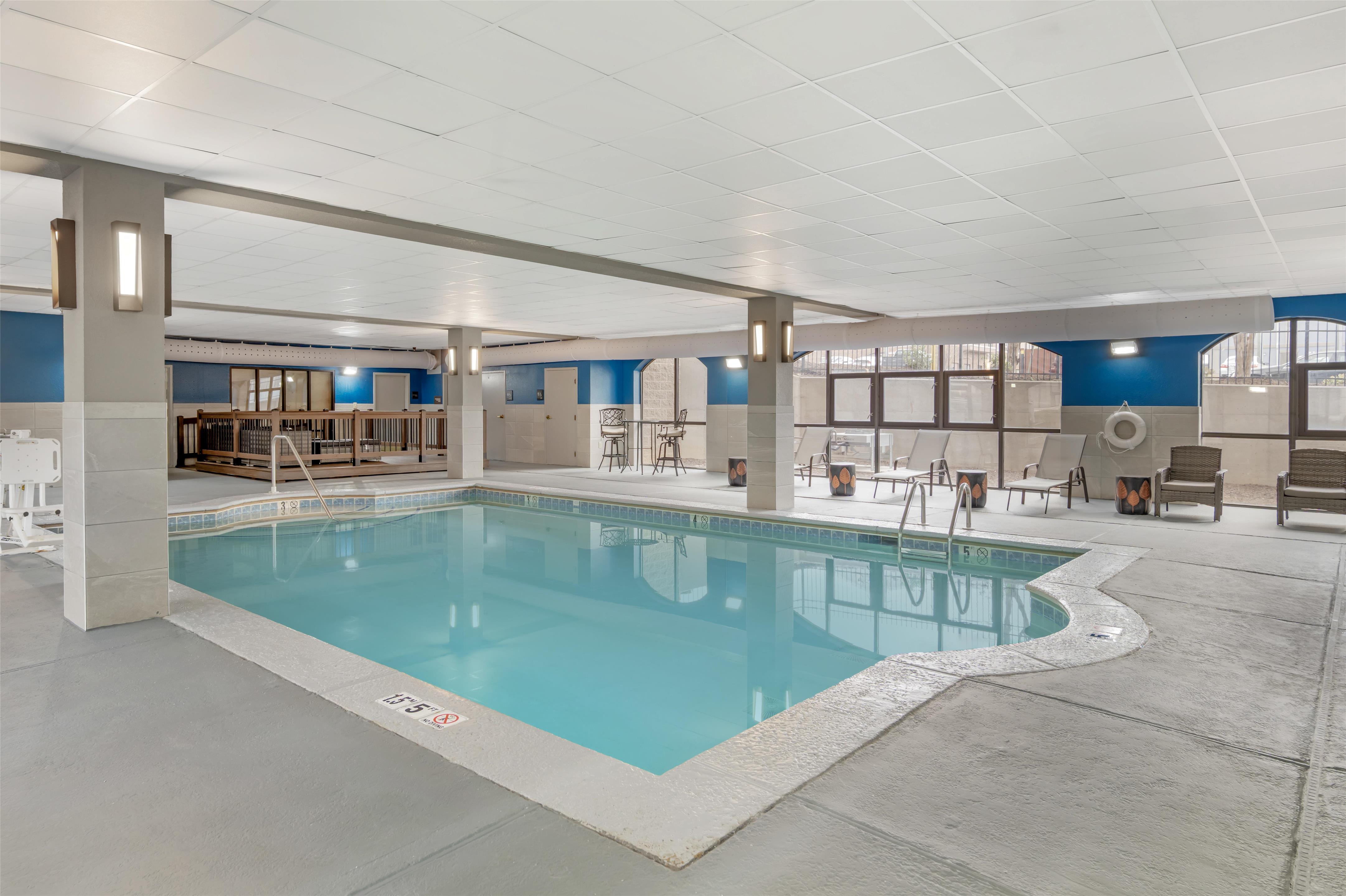 Pool | Hampton Inn & Suites Augusta West