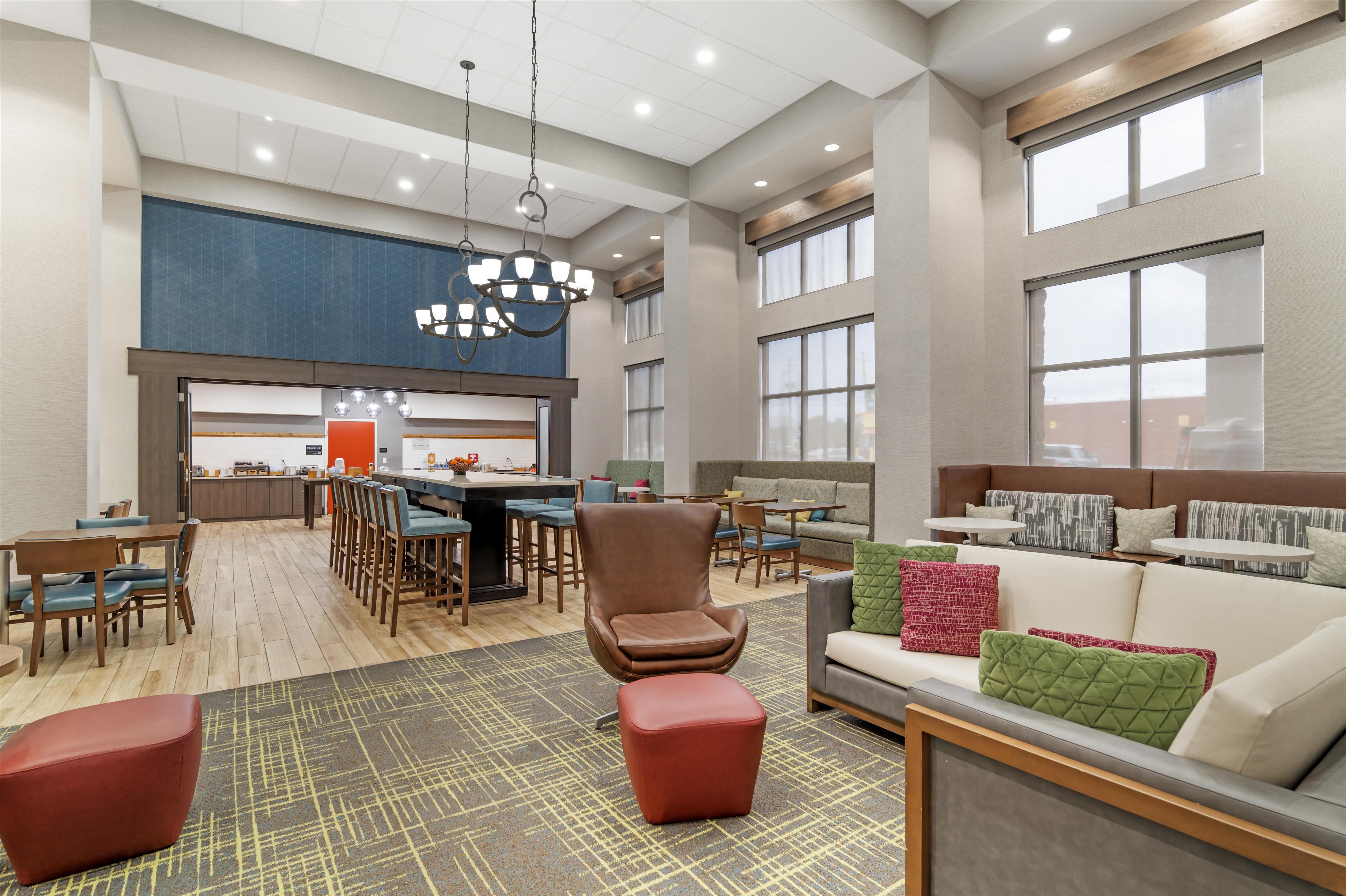 Breakfast Area | Hampton Inn & Suites Augusta West