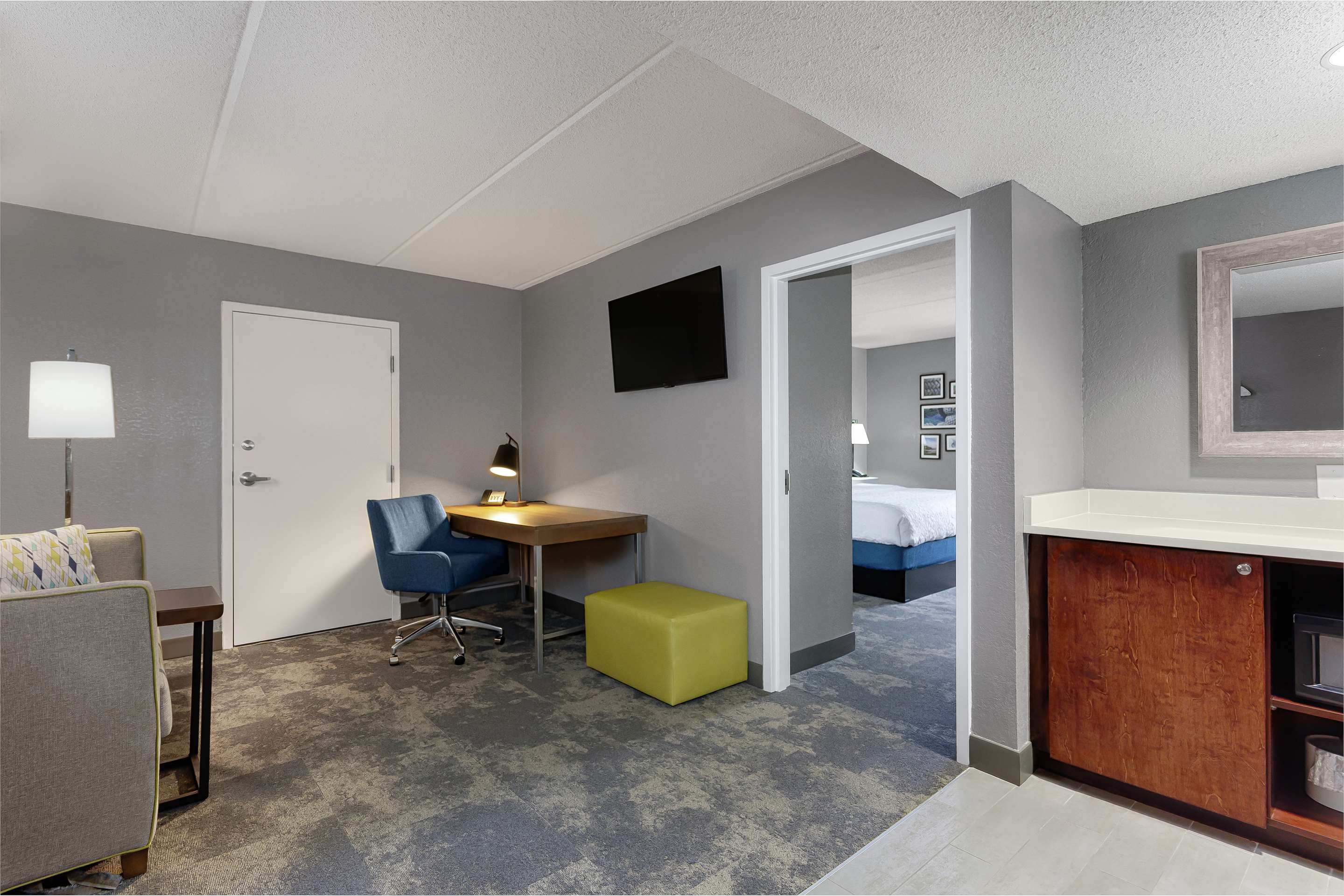 Guest room