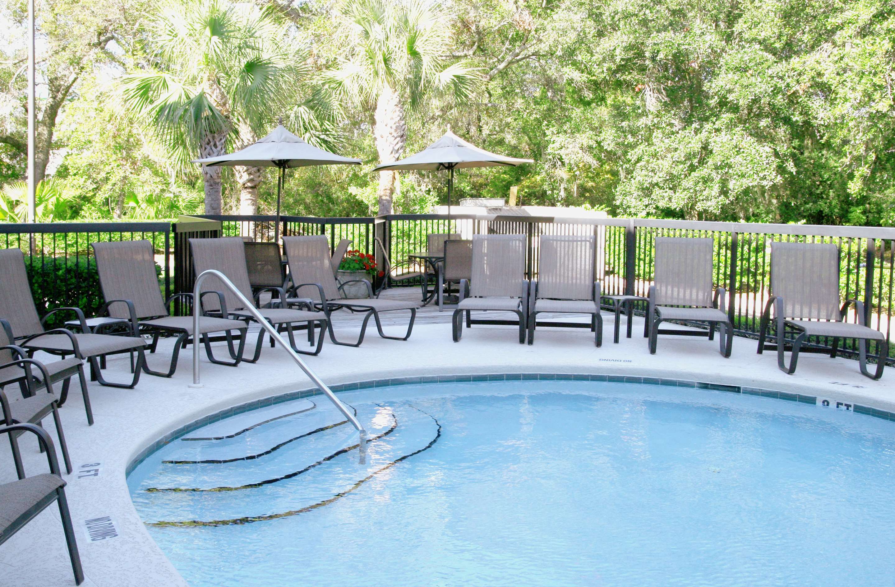 Pool | Hampton Inn Amelia Island at Fernandina Beach