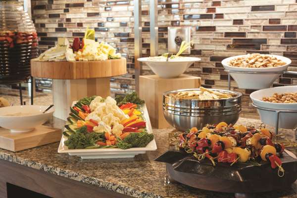 Restaurant - Embassy Suites Saratoga Springs