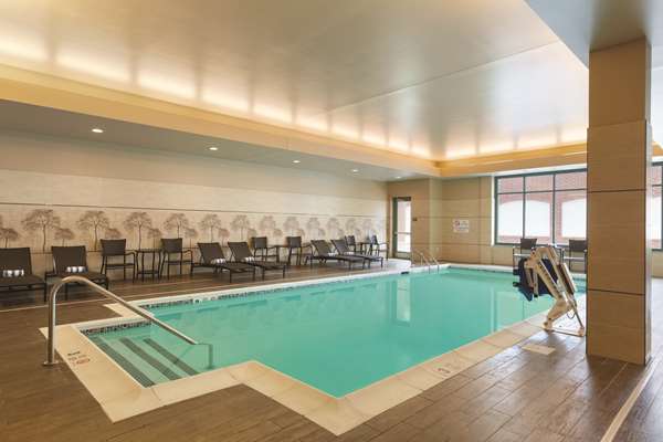 Pool - Embassy Suites Saratoga Springs