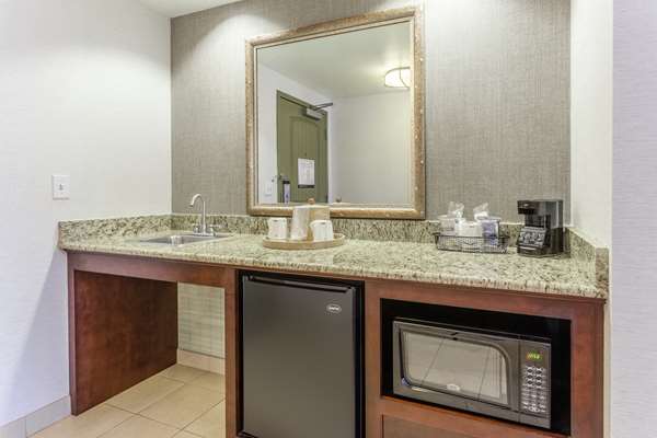  - Hampton Inn & Suites Saratoga Springs