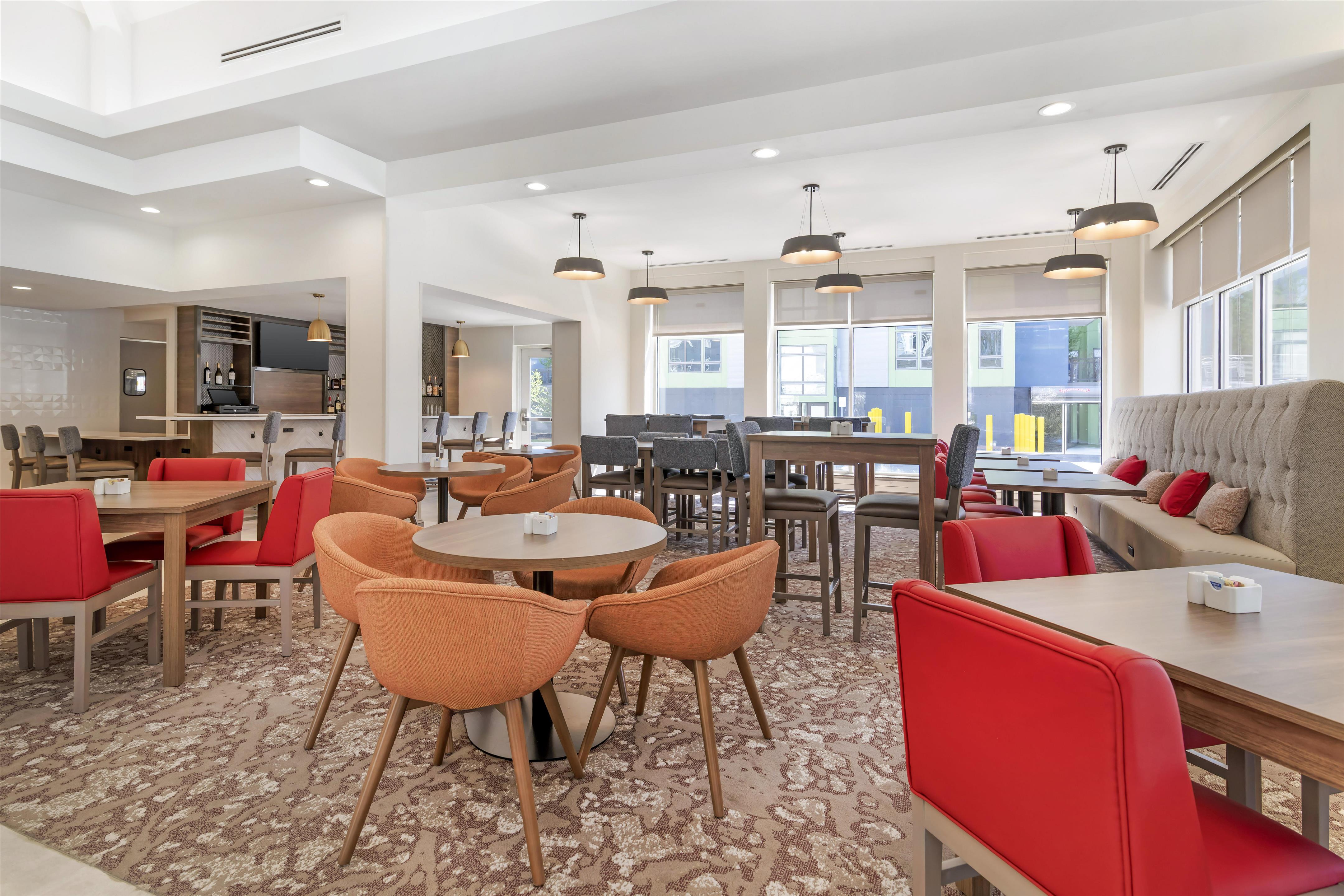 Restaurant | Hilton Garden Inn Albany/SUNY Area