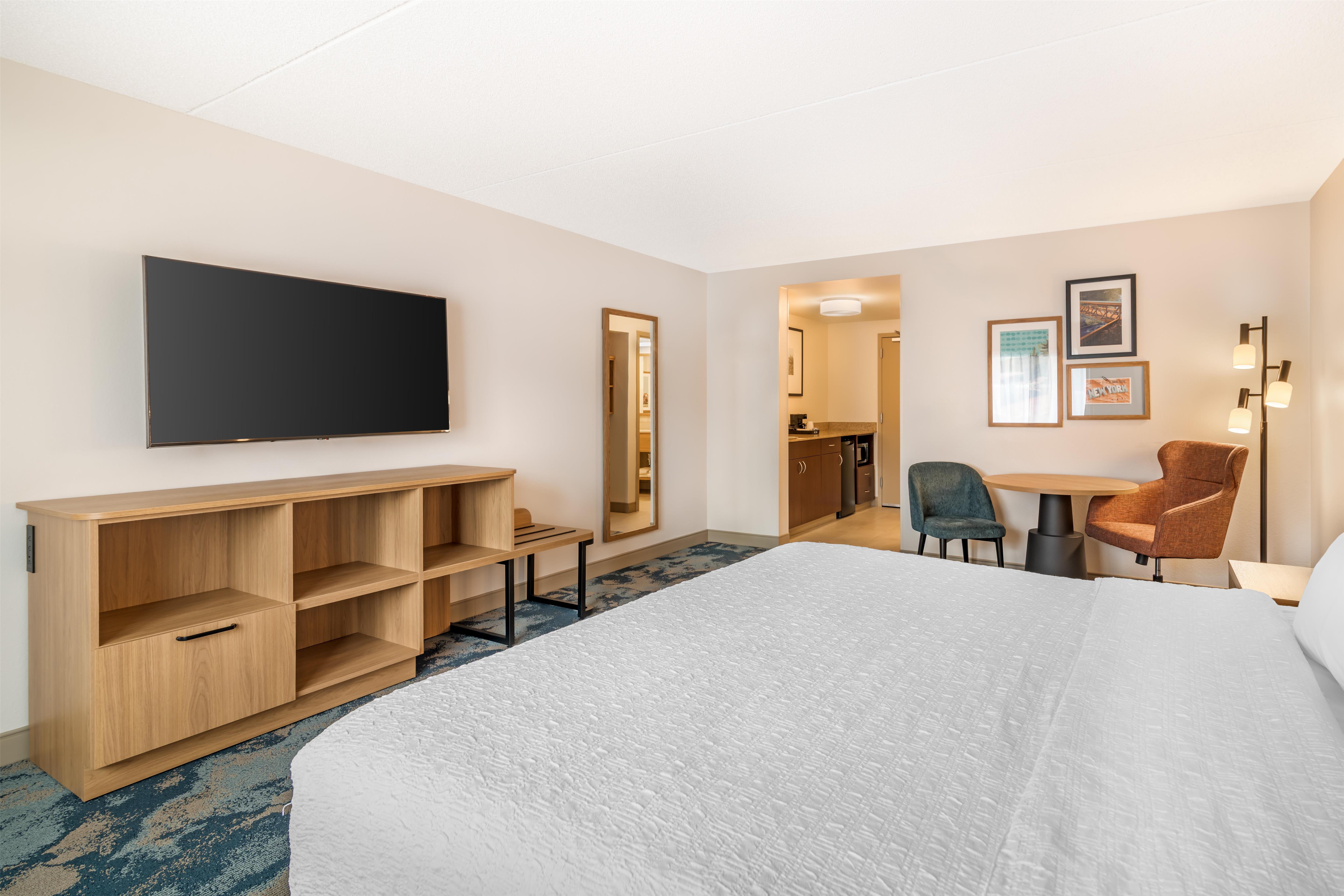 Hampton Inn Schenectady Room Type - 1 KING BED SPECIAL NONSMOK