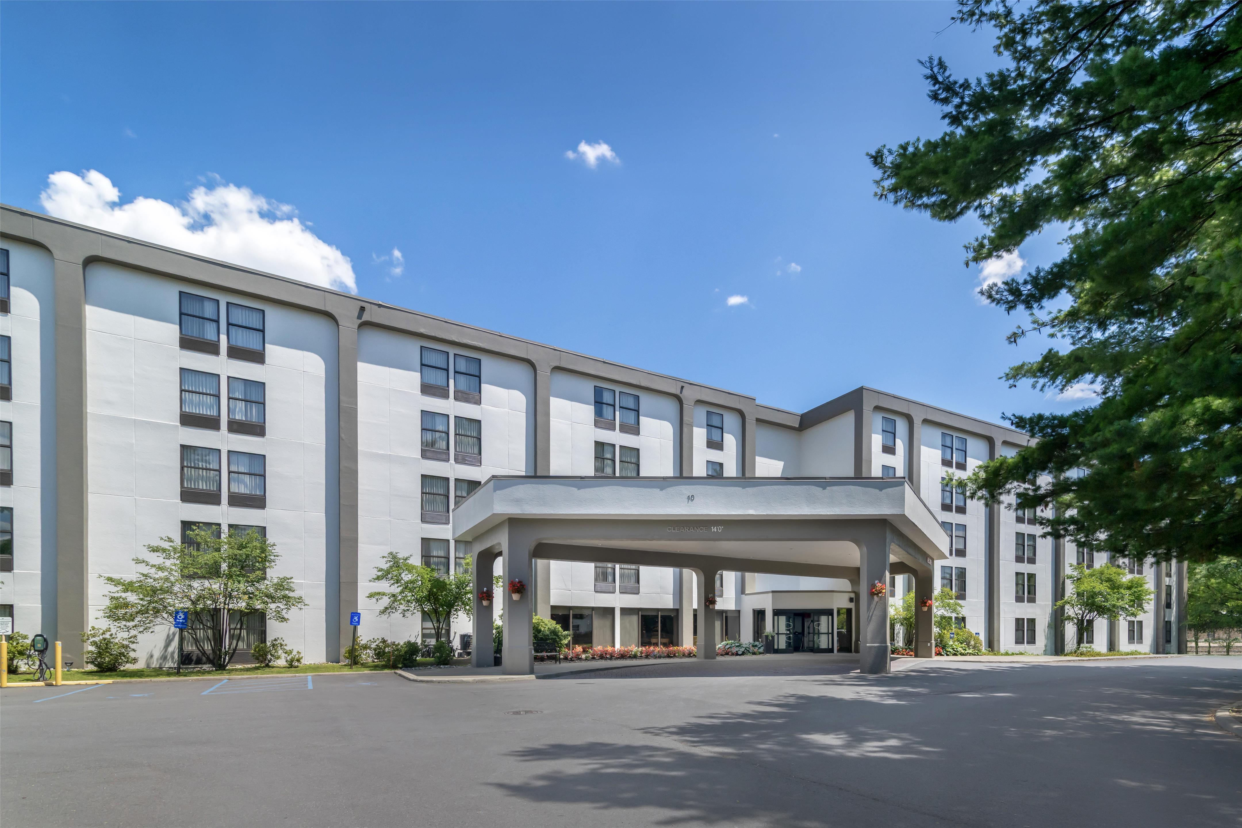 Exterior | Hampton Inn Albany-Wolf Road