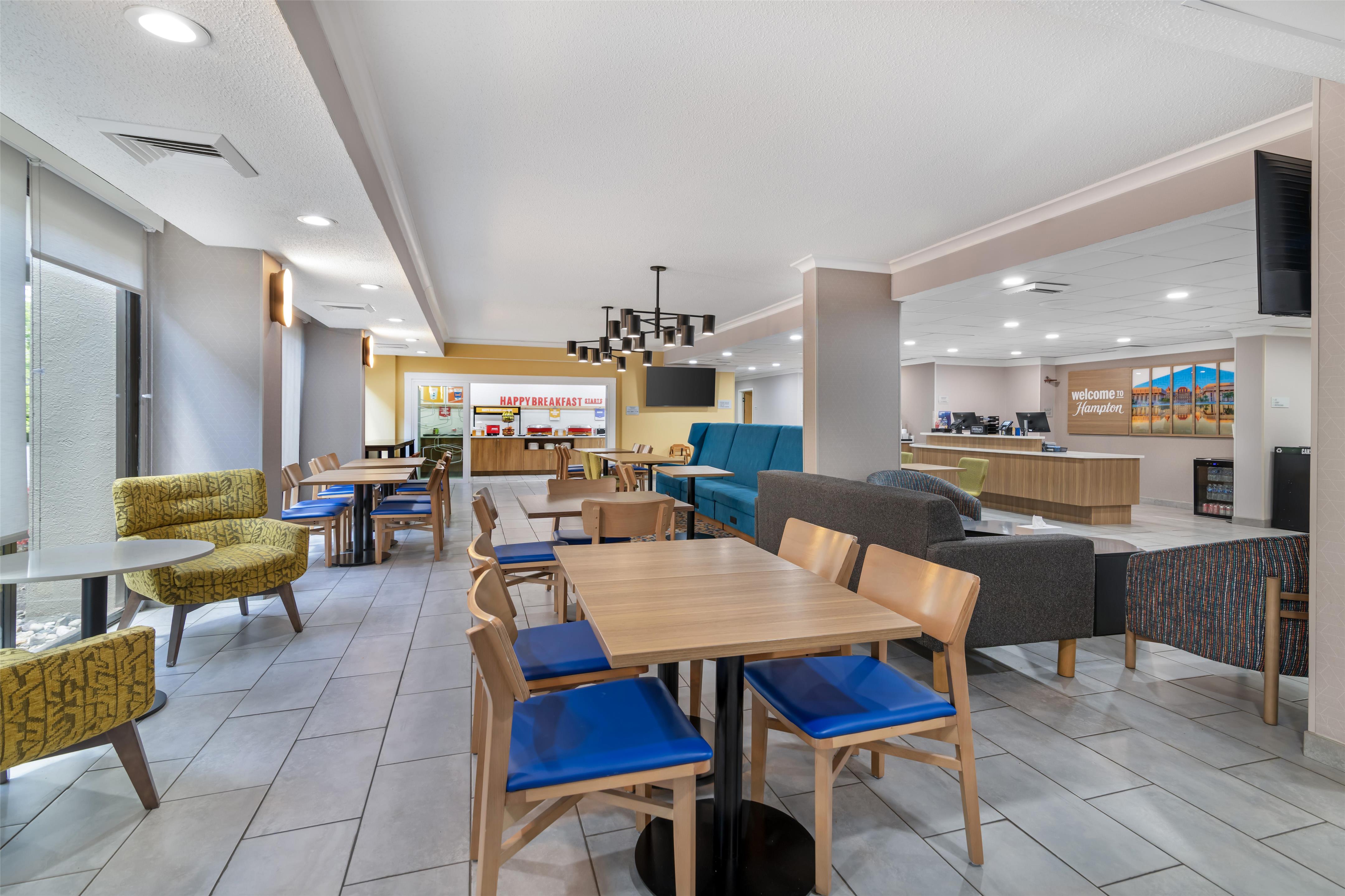 Breakfast Area | Hampton Inn Albany-Wolf Road