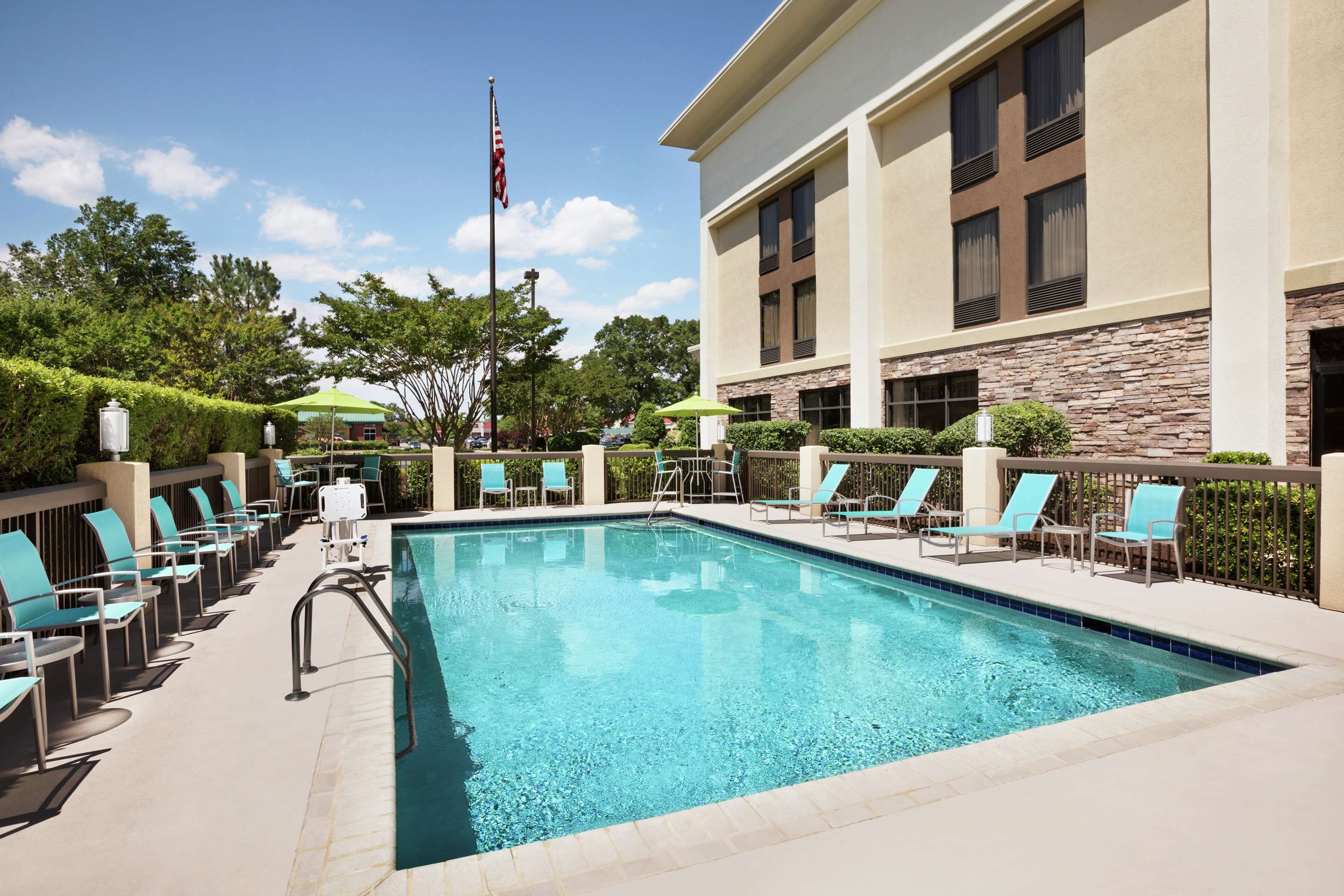 Pool | Hampton Inn by Hilton Richmond-North/Ashland