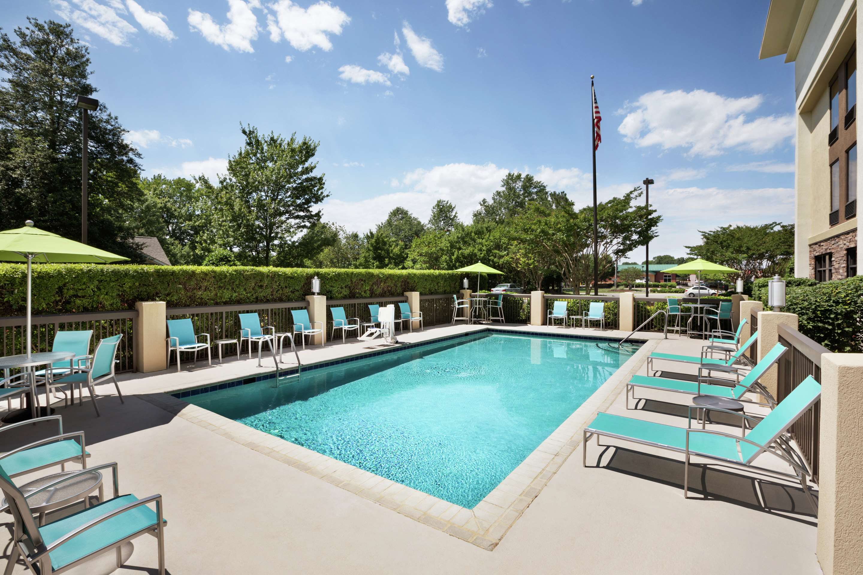 Pool | Hampton Inn by Hilton Richmond-North/Ashland