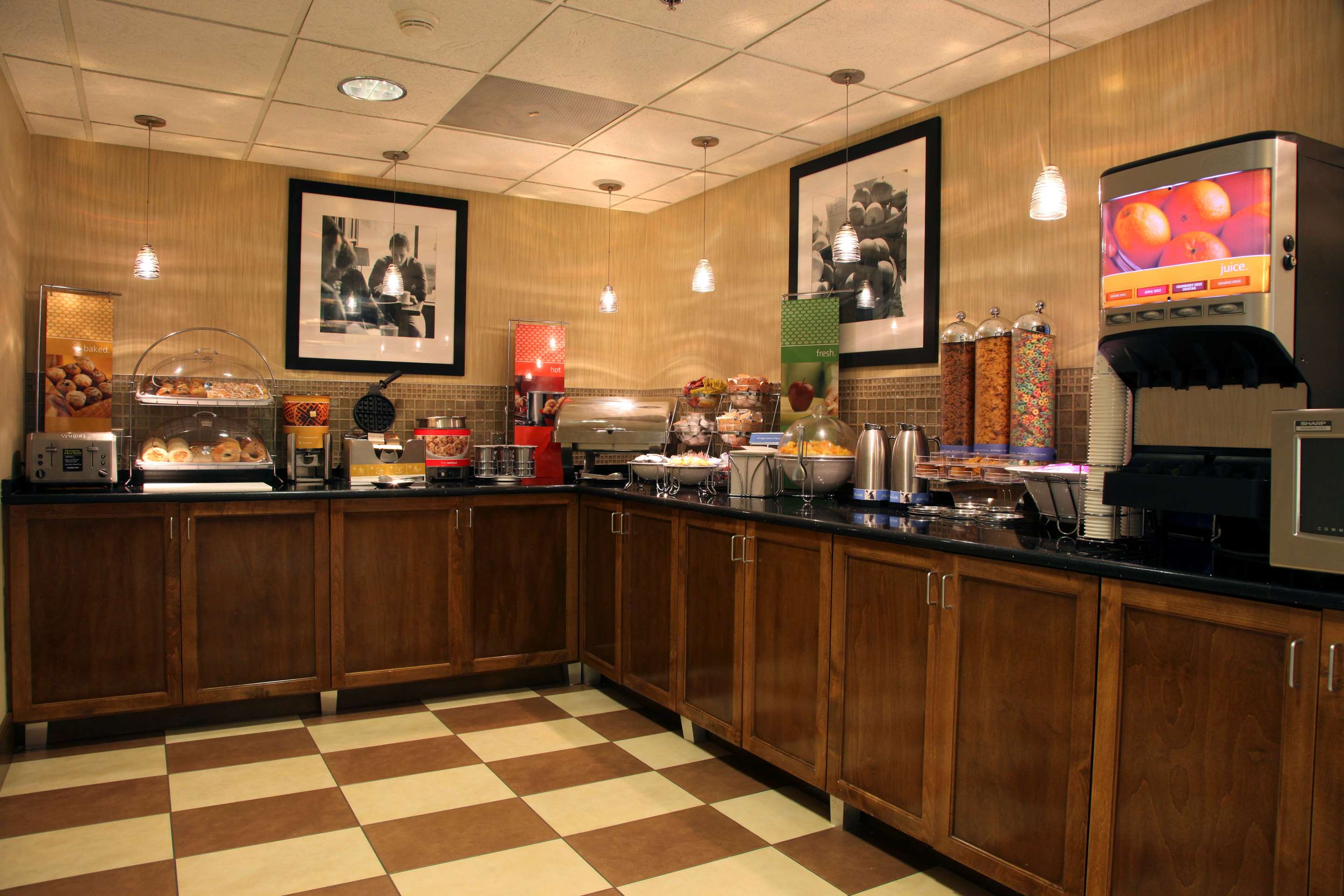 Restaurant | Hampton Inn by Hilton Richmond-North/Ashland