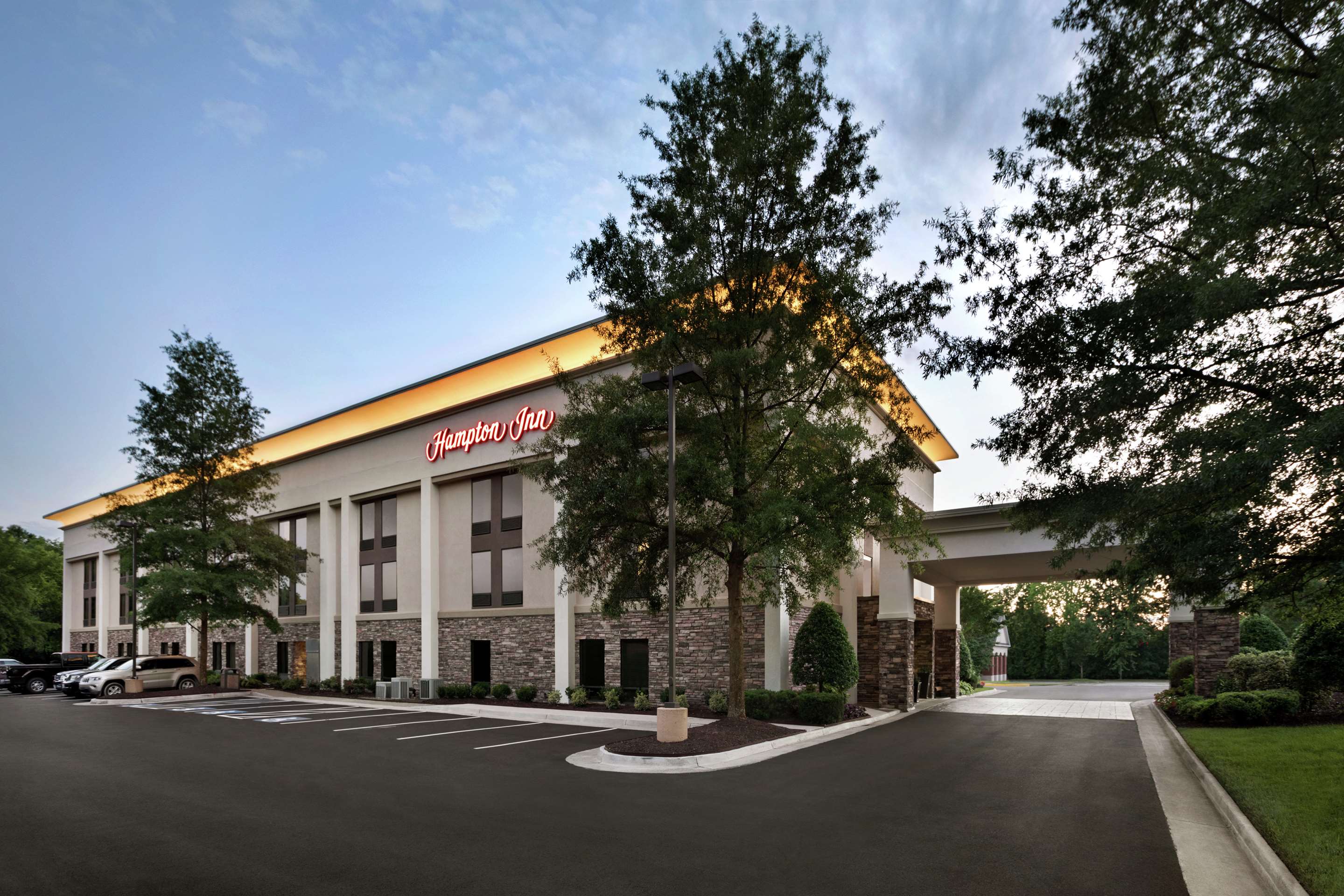Exterior | Hampton Inn by Hilton Richmond-North/Ashland