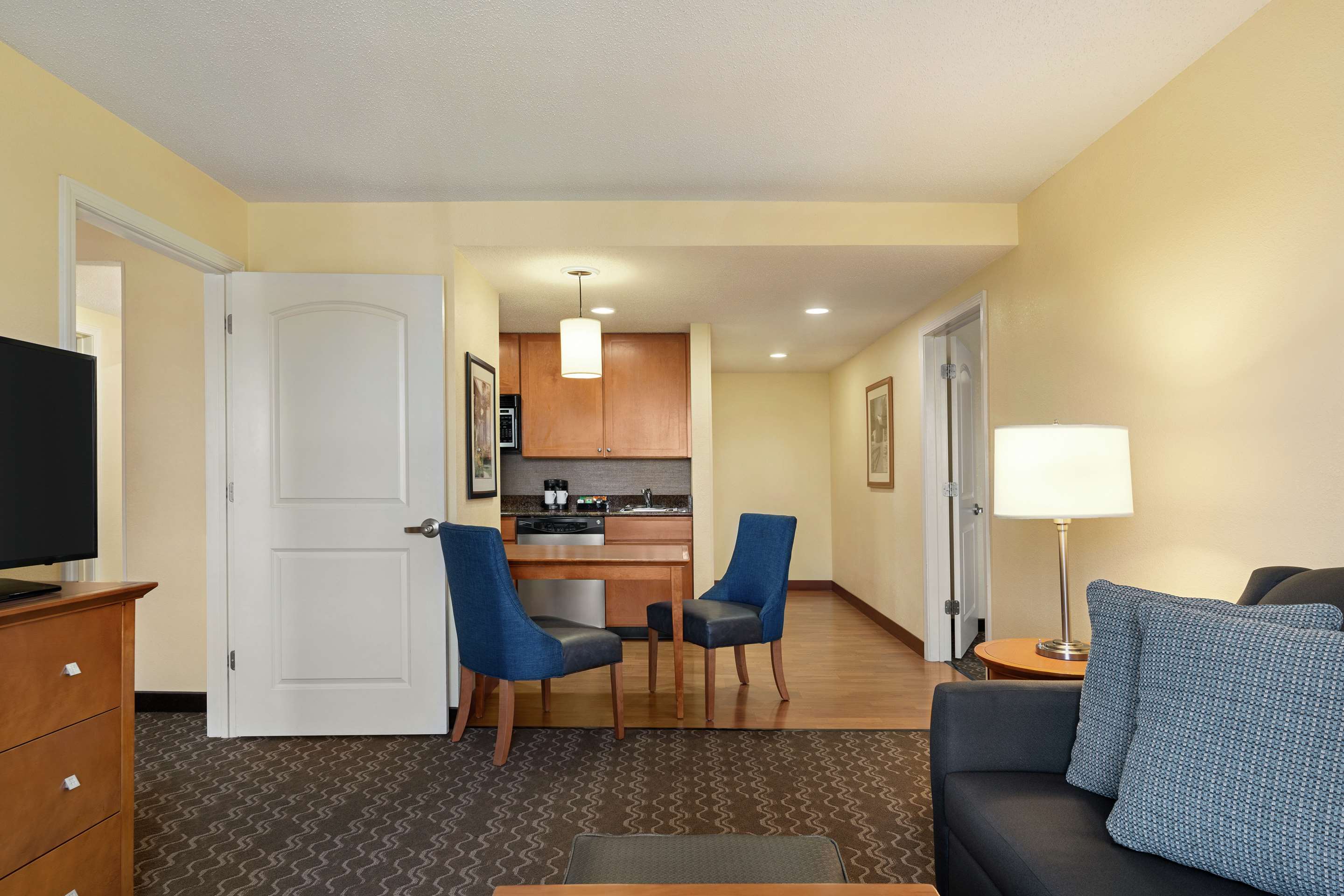 Guest room