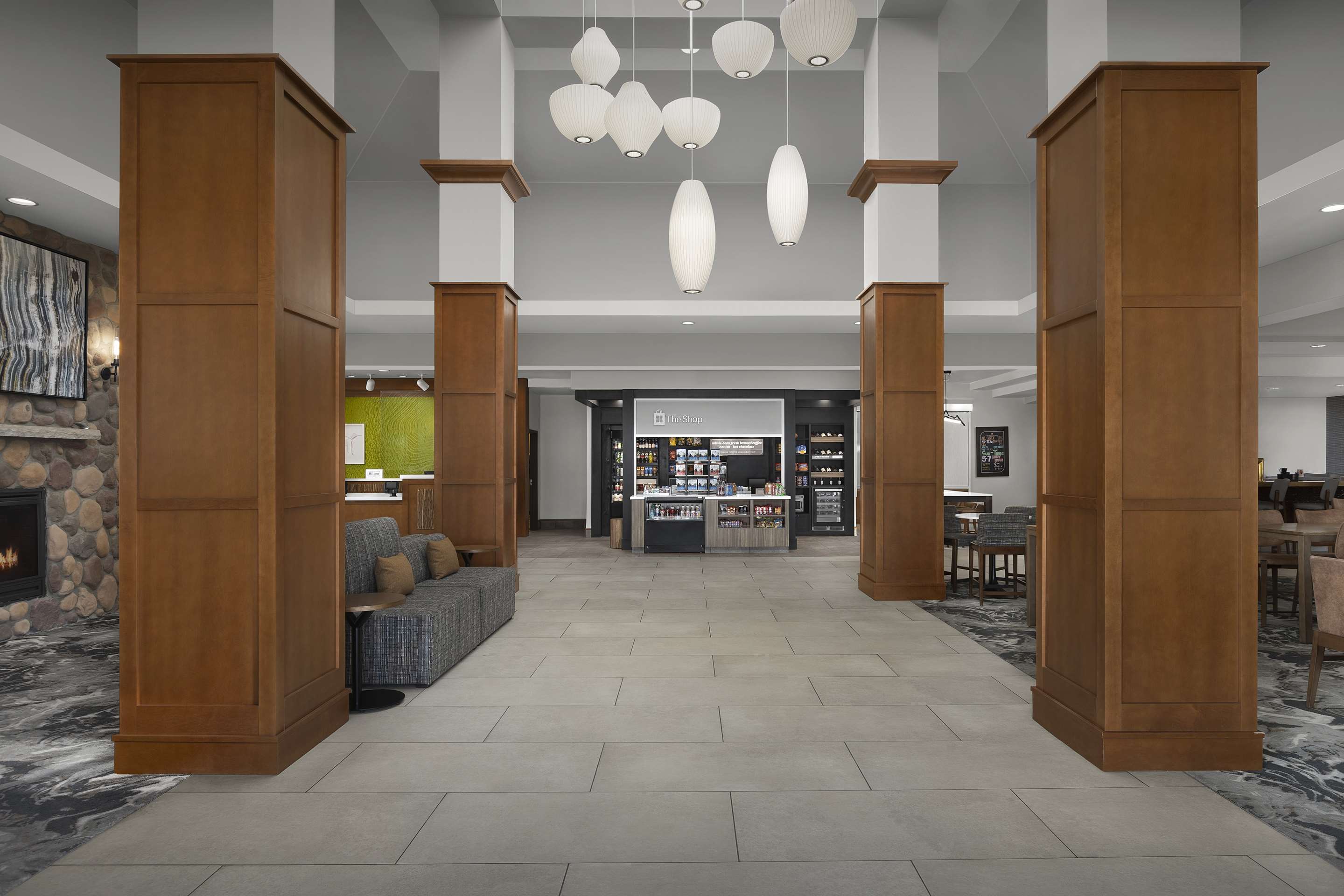 Lobby | Hilton Garden Inn Cedar Falls
